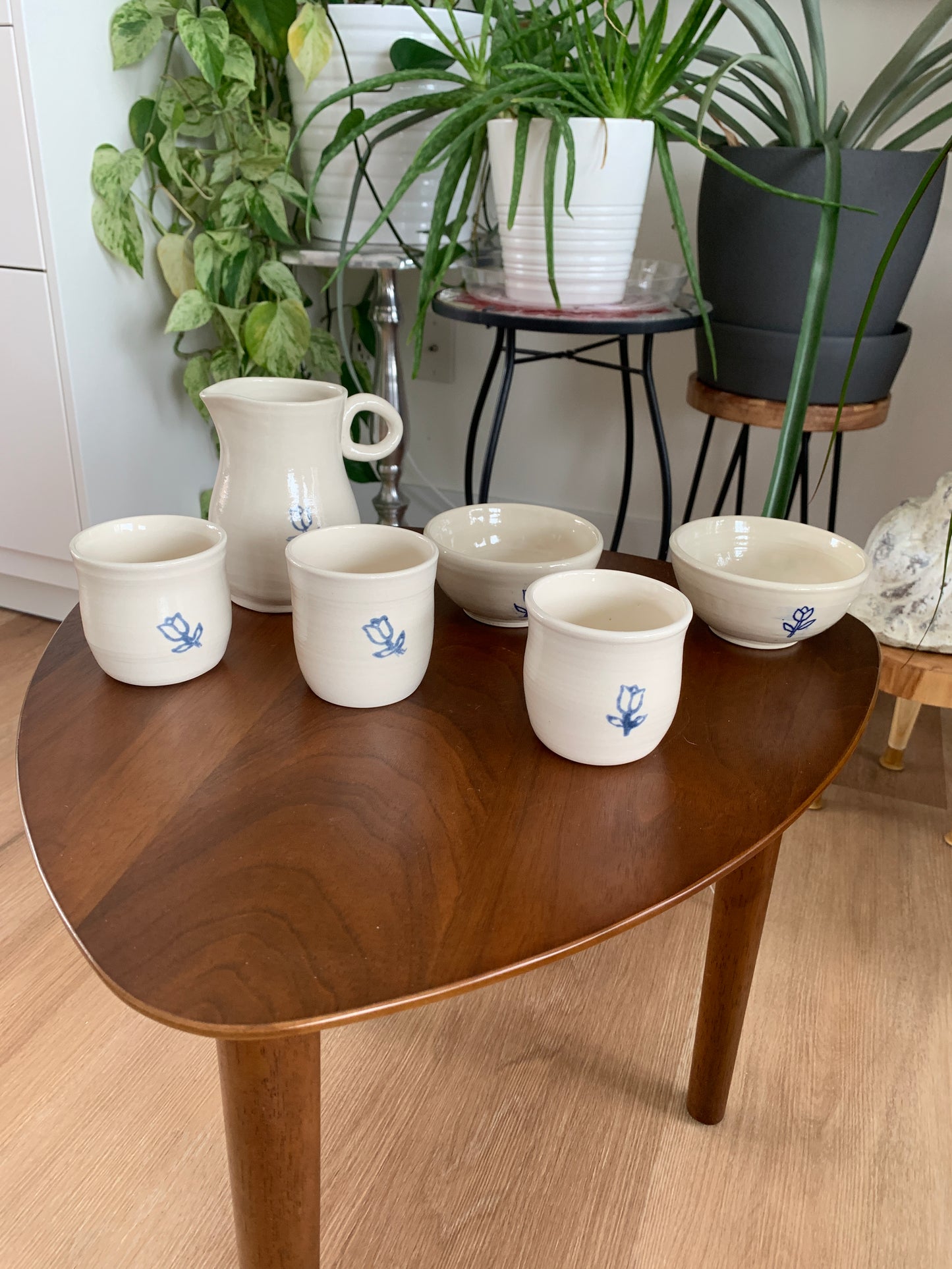 Blue flower on white pottery - 6 piece set -mugs, bowls and one tiny jug
